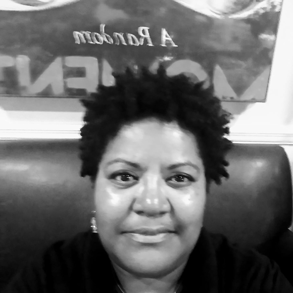 Meet your Posher, Kim - Picture 1 of 1